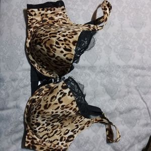 CACIQUE 40 DD Leopard print with lace underwire